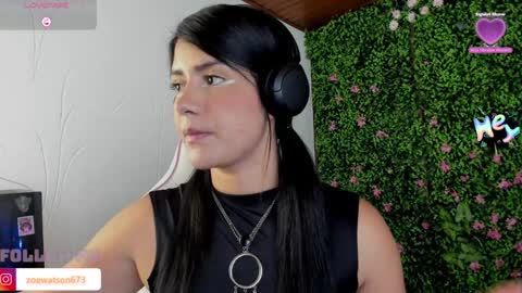 Snapshot of zoe_wattson chatting on December 30, 3:25 am Zoe online show from December 30, 3:25 am