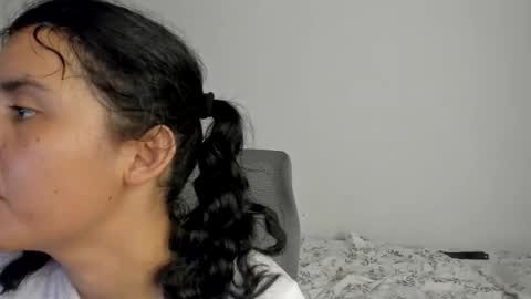 Snapshot of zoe_wattson chatting on June 9, 3:18 am Zoe online show from June 9, 3:18 am
