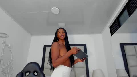 Zoecarrter online show from October 6, 8:06 pm