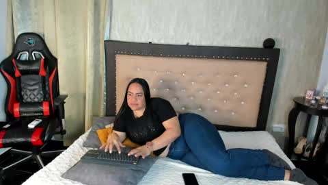 Snapshot of zoedeleon chatting on May 9, 7:30 pm zoedeleon online show from May 9, 7:30 pm