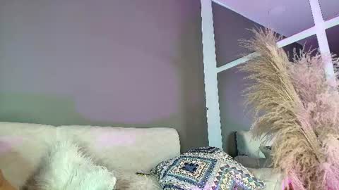 Snapshot of zoee_8 chatting on June 25, 4:22 pm ZOE online show from June 25, 4:22 pm