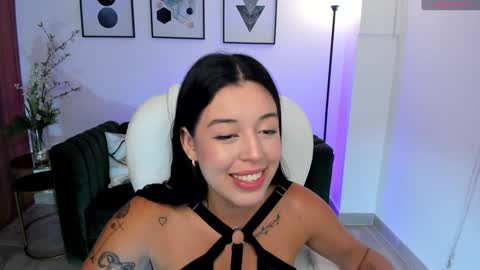 Snapshot of zoee_jackson chatting on January 17, 10:01 pm  zoee jackson online show from January 17, 10:01 pm
