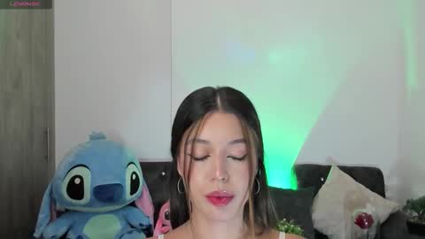 Snapshot of zoee_jackson chatting on September 9, 1:49 am  zoee jackson online show from September 9, 1:49 am