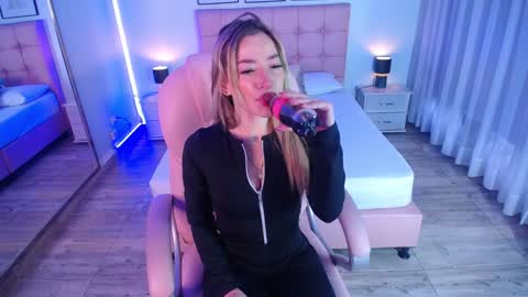 zoe online show from January 18, 12:04 pm