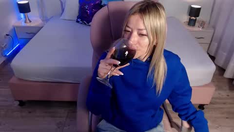 zoe online show from March 1, 4:14 am