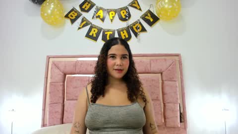 zoee online show from December 21, 3:25 am