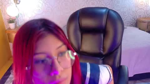 Snapshot of zoeecarter_ chatting on April 17, 11:46 am zoeecarter_ online show from April 17, 11:46 am