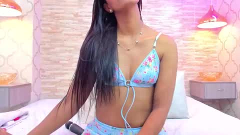 ZoeeSmitth online show from January 5, 5:27 pm