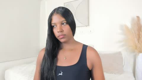 zoegarner10 online show from March 31, 7:47 pm