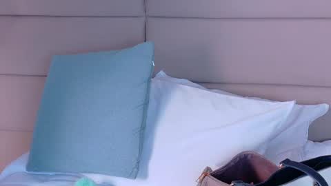 Zoe online show from July 2, 11:05 am