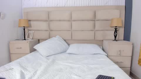 Snapshot of zoehpeterr_ chatting on February 10, 4:27 am Zoeh online show from February 10, 4:27 am