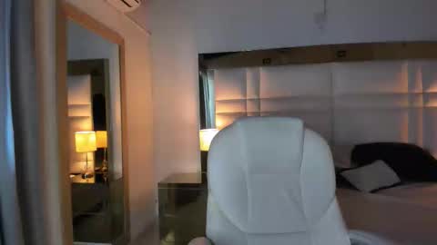 zoei_moon online show from February 2, 7:45 pm