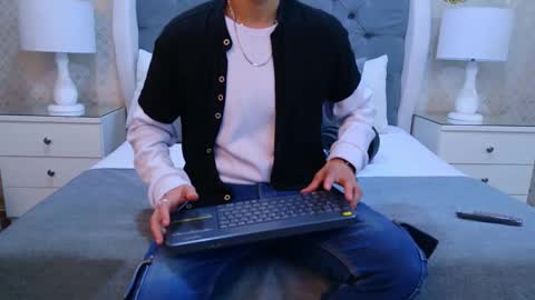 Zoe Krug online show from October 25, 11:51 am