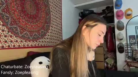 Snapshot of zoepleasing chatting on September 24, 12:36 am zoepleasing online show from September 24, 12:36 am
