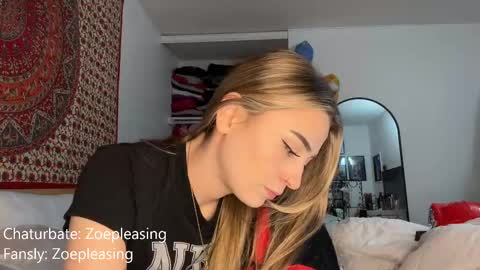 Snapshot of zoepleasing chatting on October 11, 12:54 am zoepleasing online show from October 11, 12:54 am
