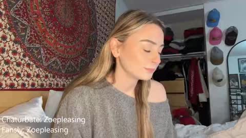 Snapshot of zoepleasing chatting on October 26, 12:27 am zoepleasing online show from October 26, 12:27 am