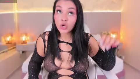 Zoe online show from August 6, 3:30 am