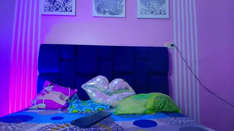 zoerouse_hot online show from December 2, 3:45 am