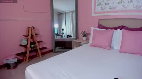 Zoes online show from March 10, 11:10 am