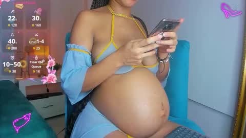 Snapshot of zoesantanna_ chatting on November 4, 8:08 pm Zoe Santana online show from November 4, 8:08 pm