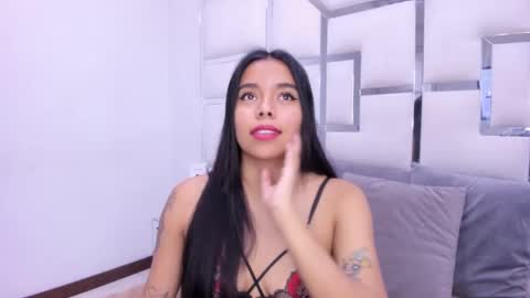 ZoeSwam online show from February 8, 12:50 pm