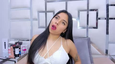 ZoeSwam online show from February 19, 7:05 pm