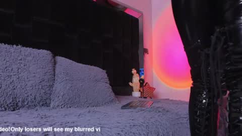 zoevidal_ online show from January 30, 2:58 pm