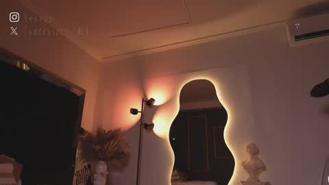 zoevidal_ online show from February 15, 12:03 pm