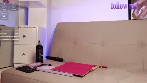 zoey fox  online show from February 10, 12:19 am