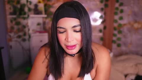 zoey fox  online show from April 23, 12:23 am