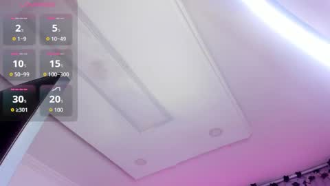 Snapshot of zoey_thommpson chatting on February 14, 11:07 am zoey thommpson online show from February 14, 11:07 am
