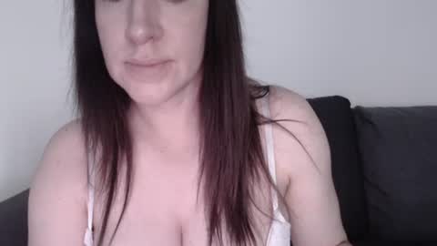 zoibee online show from July 24, 3:32 pm