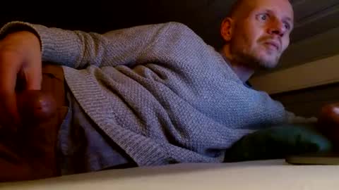 zolexthomas online show from December 6, 8:40 pm