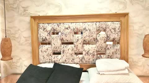 zoley  online show from February 28, 3:18 am