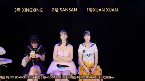 Snapshot of zongyigirls chatting on November 5, 8:03 am zongyigirls online show from November 5, 8:03 am