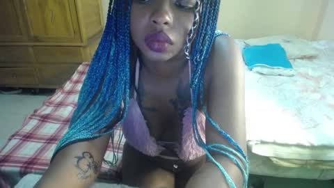 Snapshot of zooee_p chatting on February 18, 4:48 pm Zooe online show from February 18, 4:48 pm