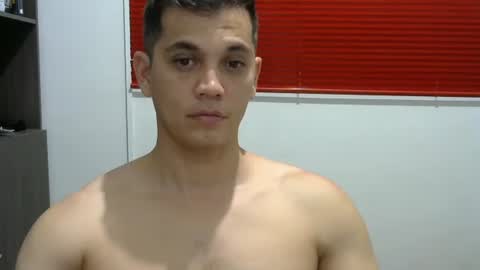 Snapshot of zoro_00 chatting on February 4, 1:11 am zoro_00 online show from February 4, 1:11 am