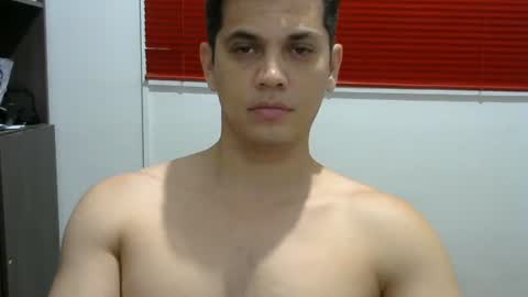 Snapshot of zoro_00 chatting on March 1, 12:12 am zoro_00 online show from March 1, 12:12 am