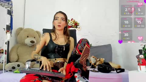 Snapshot of zorravioleta chatting on December 27, 12:23 pm Violeta online show from December 27, 12:23 pm