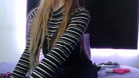 zpzphot online show from October 19, 9:15 pm