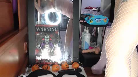 zpzphot online show from October 23, 9:02 pm