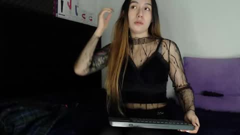 zpzphot online show from November 3, 9:05 pm