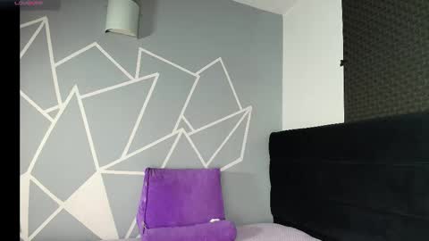 zpzphot online show from March 12, 11:33 pm