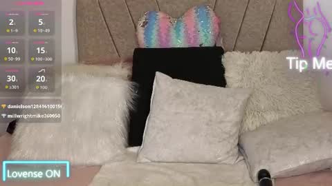 Snapshot of zuly_zahir_01 chatting on June 12, 9:57 pm zuly goode online show from June 12, 9:57 pm