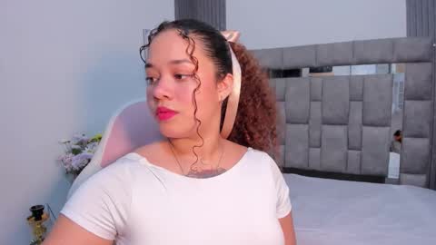 Zuly  online show from November 17, 7:08 pm