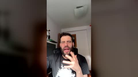 zurdineno online show from May 11, 4:37 pm