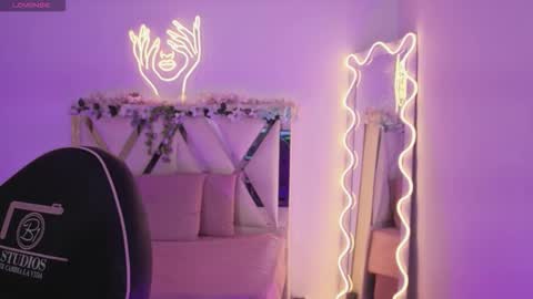 Snapshot of zury_tay chatting on March 28, 11:32 am ZURY online show from March 28, 11:32 am