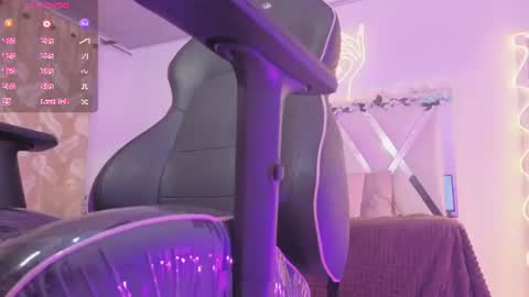 Snapshot of zury_tay chatting on June 21, 3:31 am ZURY online show from June 21, 3:31 am