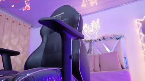 Snapshot of zury_tay chatting on July 1, 11:34 am ZURY online show from July 1, 11:34 am