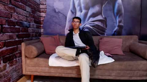 Zyro Nigth online show from November 11, 7:36 pm